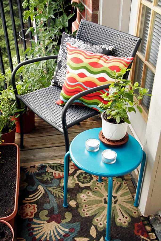Apartment Balcony Design Ideas 2022 All Shapes Sizes Decombo - How To Decorate A Small Apartment Patio