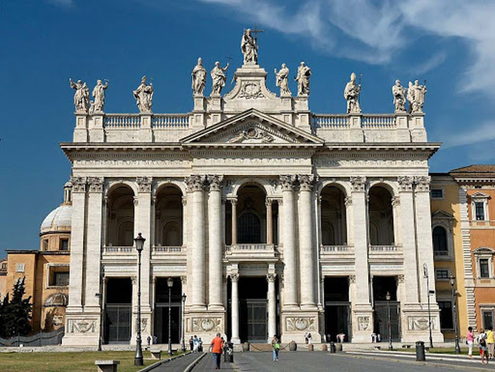 What is Basilica Architecture - St. John Lateran Basilica